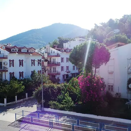 Family Ξενοδοχείο με διαμερίσματα 2*